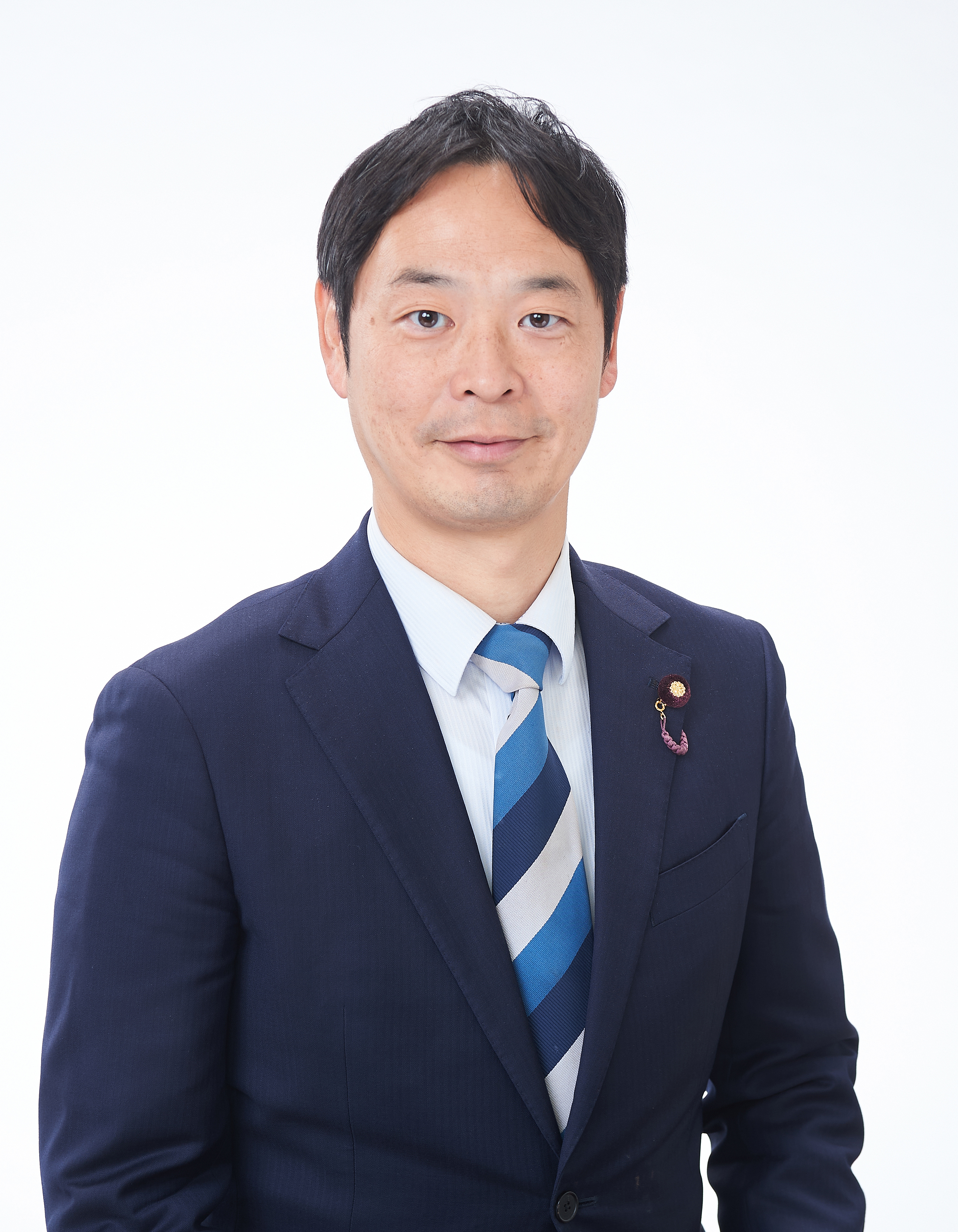 司　隆史